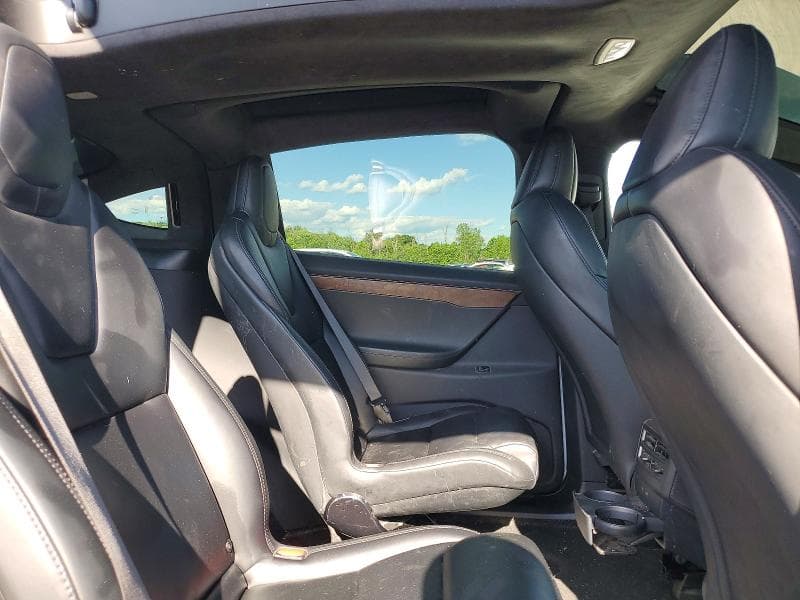2020 TESLA MODEL X 11