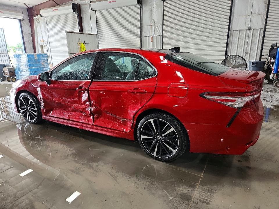 2019 TOYOTA CAMRY XSE 2