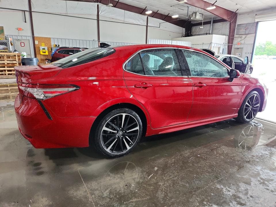 2019 TOYOTA CAMRY XSE 3