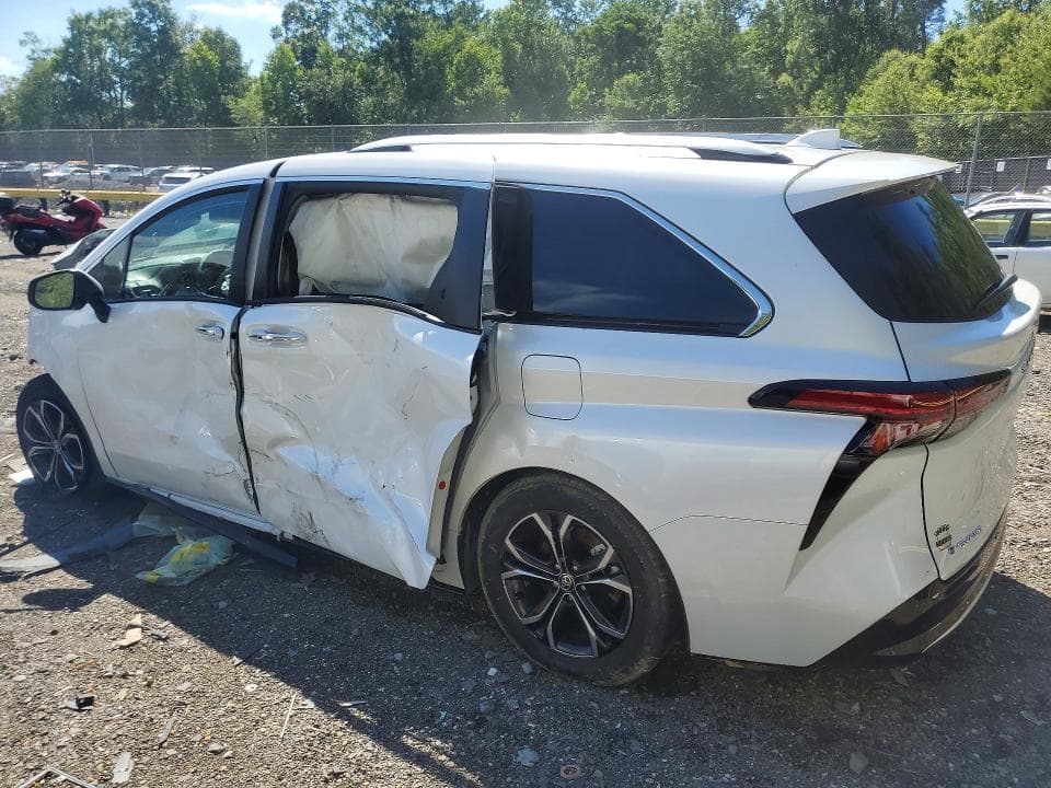 2026 TOYOTA SIENNA PLATINUM 7-PASSENGER 2
