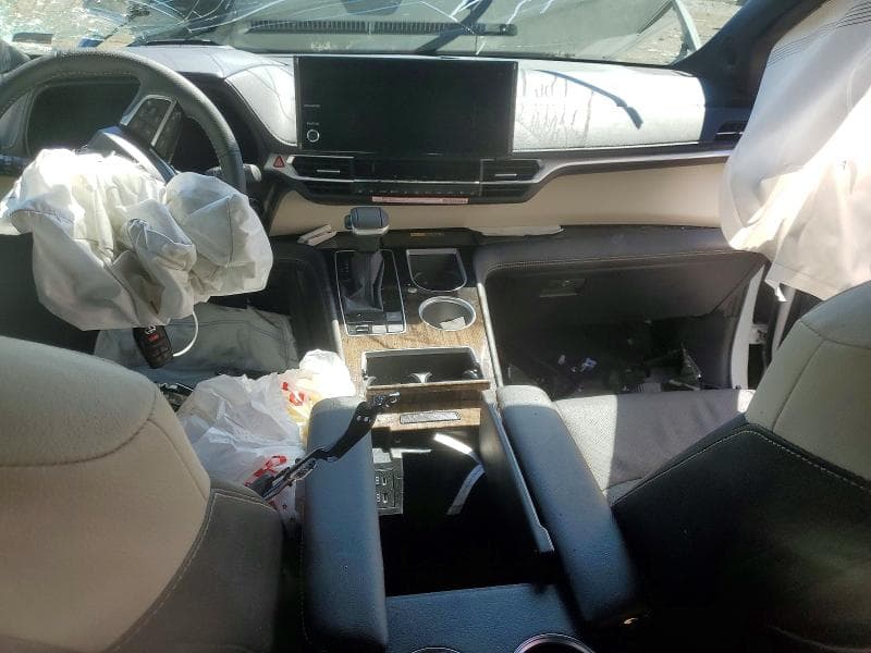 2026 TOYOTA SIENNA PLATINUM 7-PASSENGER 8