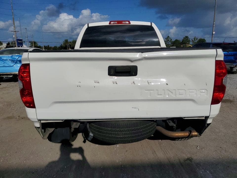 2018 TOYOTA TUNDRA SR 6