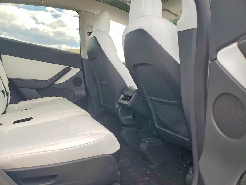 2022 TESLA MODEL Y 10