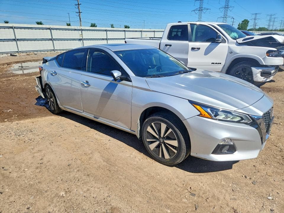 2019 NISSAN ALTIMA 4