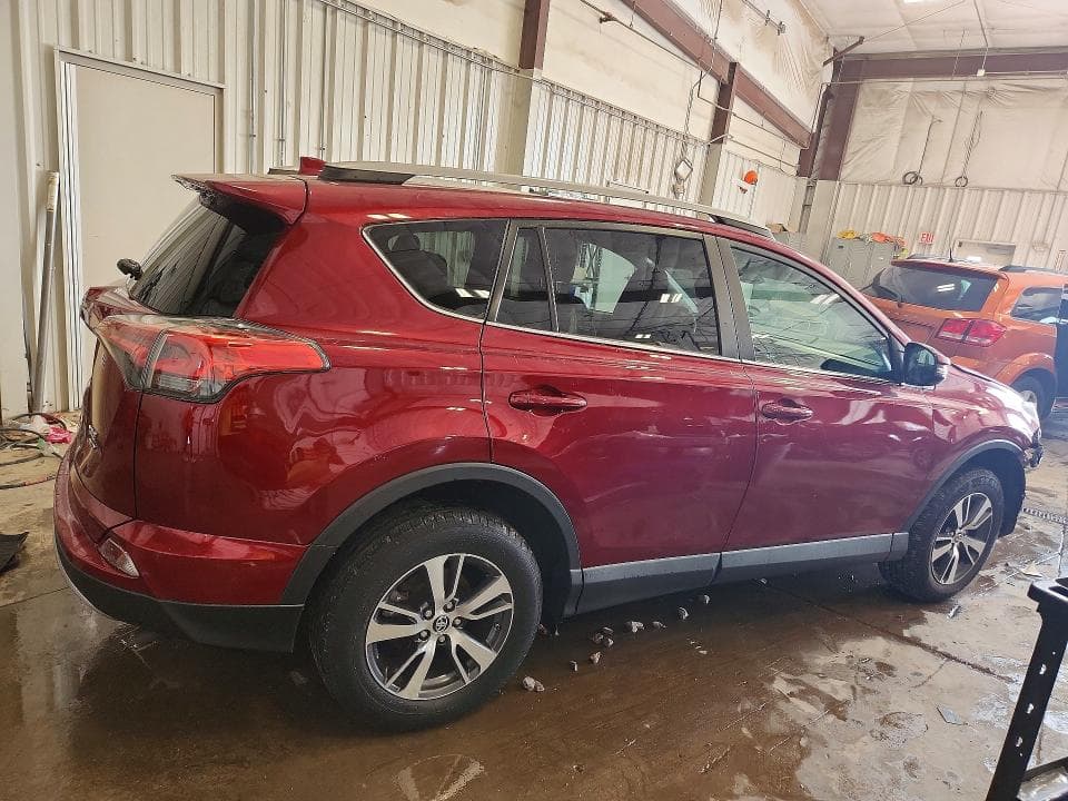 2018 TOYOTA RAV4 XLE 3