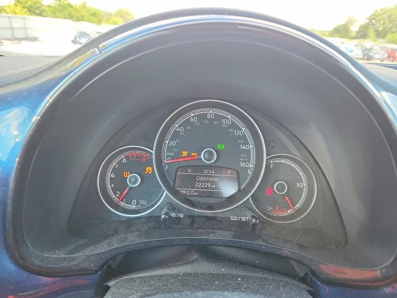 2017 VOLKSWAGEN BEETLE 1.8T 9