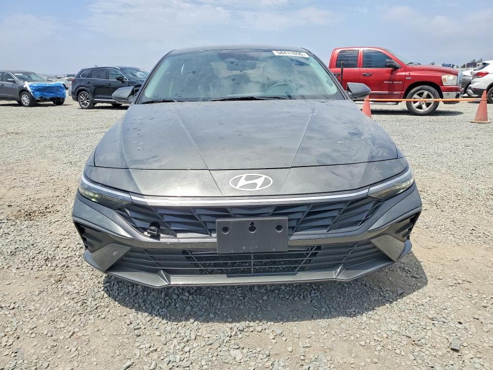 2024 HYUNDAI ELANTRA SE 5