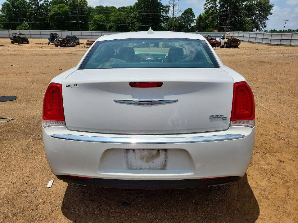 2017 CHRYSLER 300C 6