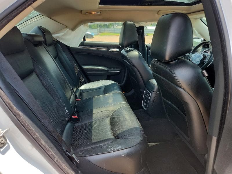 2017 CHRYSLER 300C 10