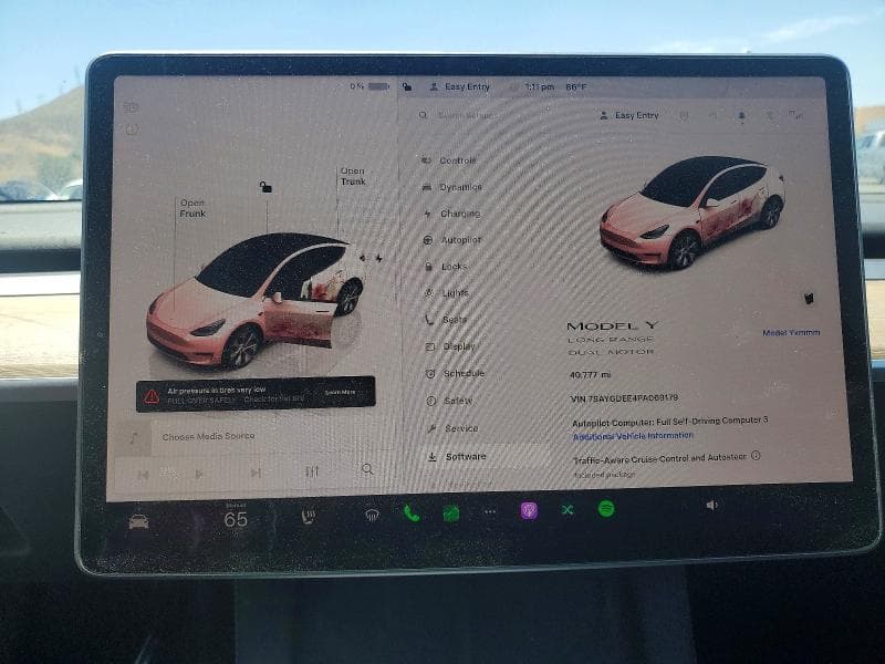2023 TESLA MODEL Y 9