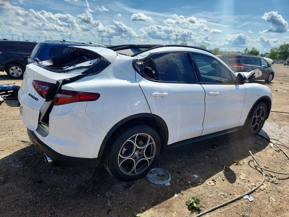 2021 ALFA ROMEO STELVIO SPORT SPORT 3