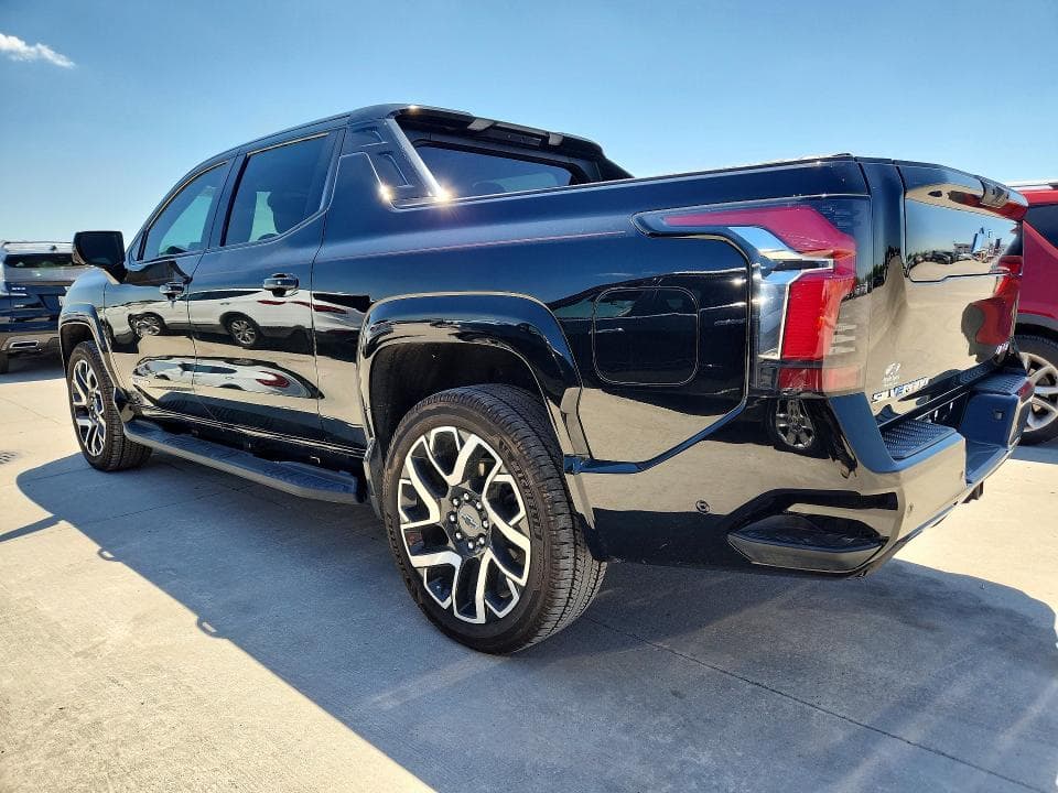 2024 CHEVROLET SILVERADO RST 2