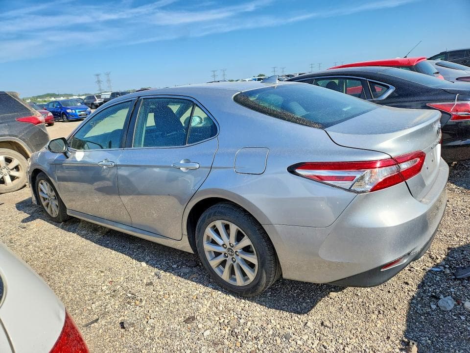 2020 TOYOTA CAMRY LE 2