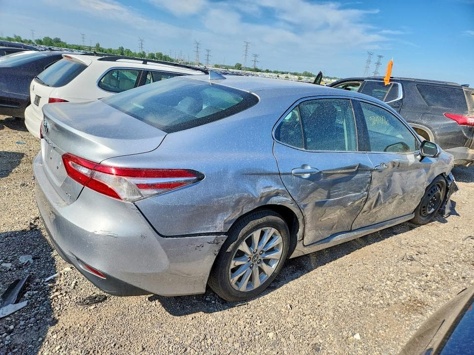 2020 TOYOTA CAMRY LE 3