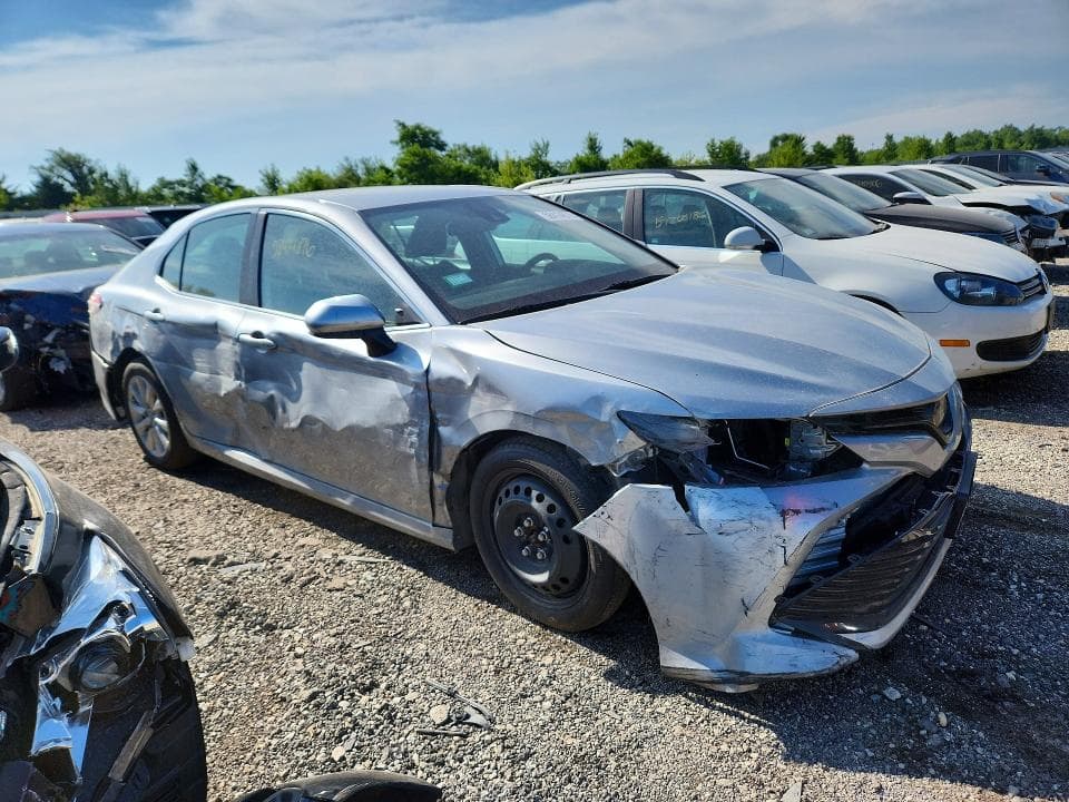 2020 TOYOTA CAMRY LE 4