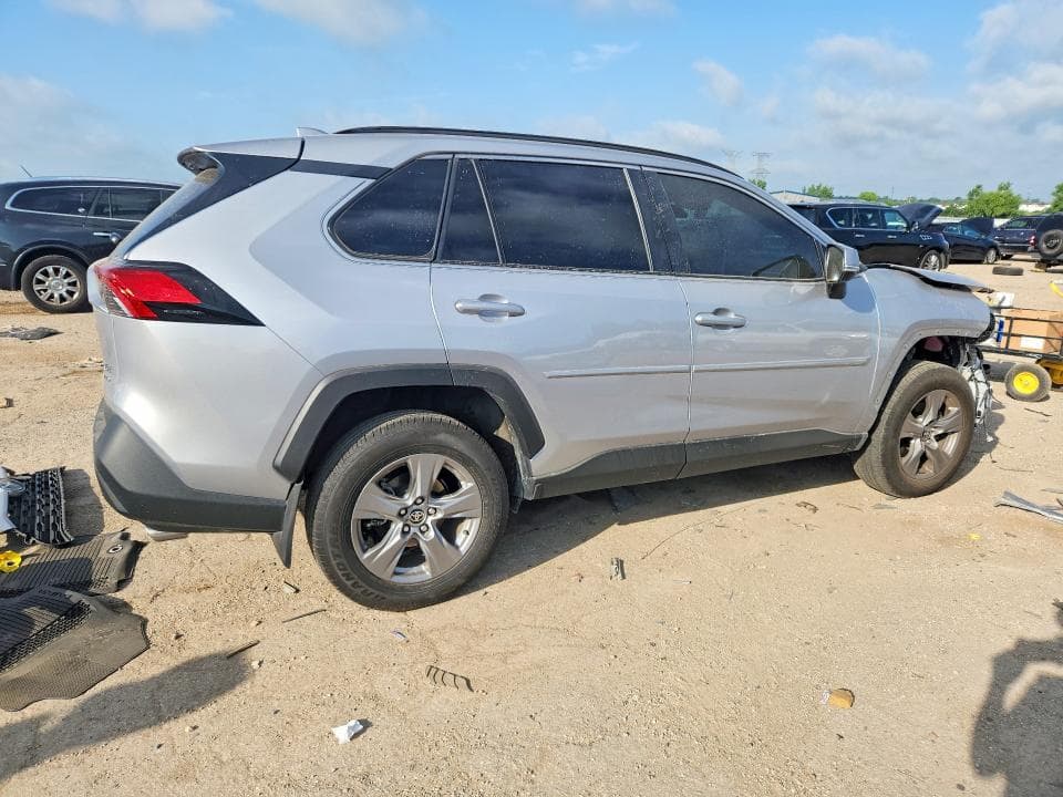 2024 TOYOTA RAV4 XLE XLE 3