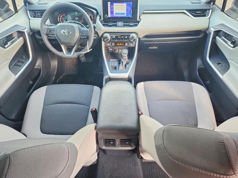 2024 TOYOTA RAV4 XLE XLE 8