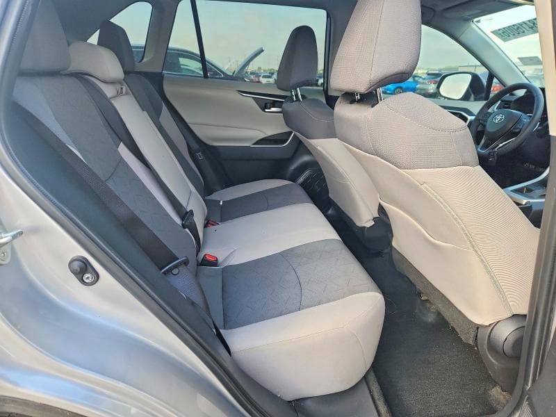 2024 TOYOTA RAV4 XLE XLE 10