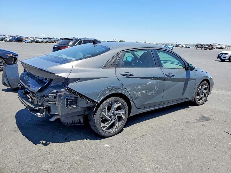 2025 HYUNDAI ELANTRA SEL SPORT 3
