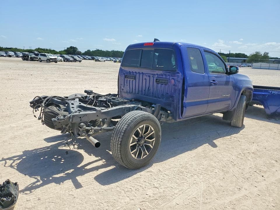 2023 TOYOTA TACOMA TRD SPORT 3