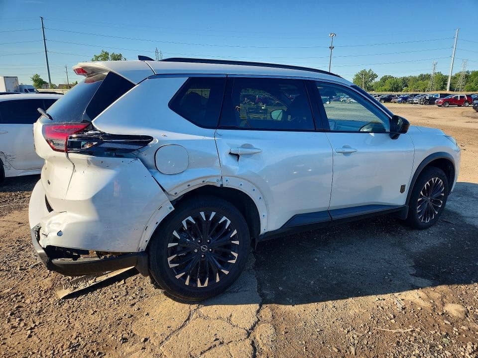 2026 NISSAN ROGUE DARK ARMOR DARK ARMOR 3