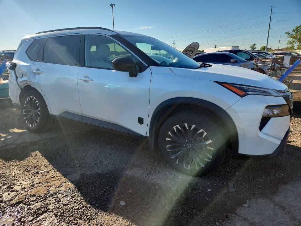 2026 NISSAN ROGUE DARK ARMOR DARK ARMOR 4