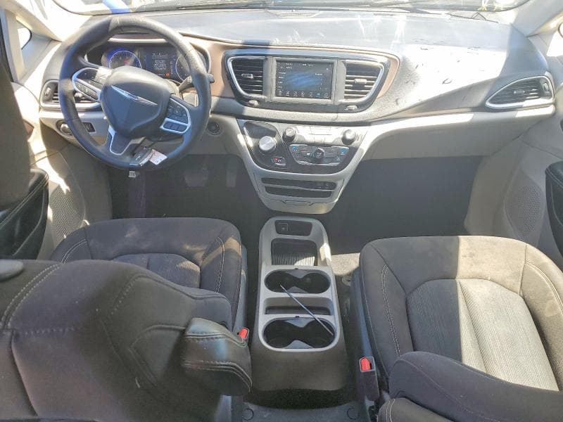 2020 CHRYSLER VOYAGER LX LX 8