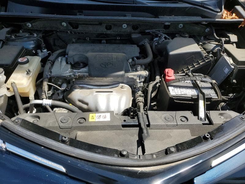2018 TOYOTA RAV4 XLE 11