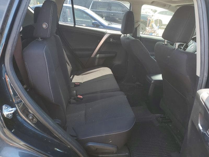 2018 TOYOTA RAV4 XLE 10