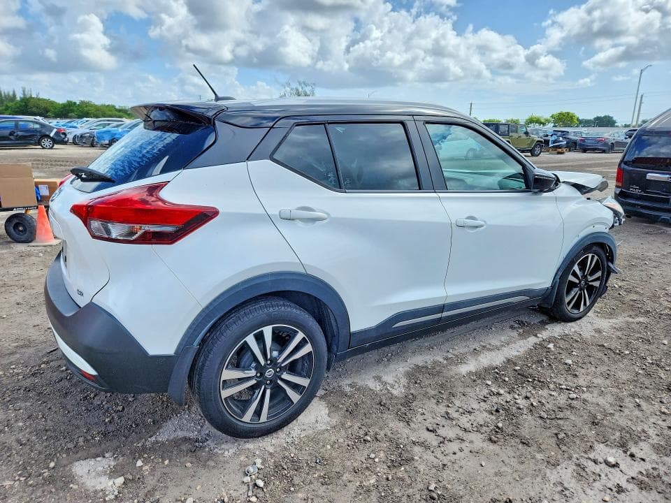 2018 NISSAN KICKS SR 3