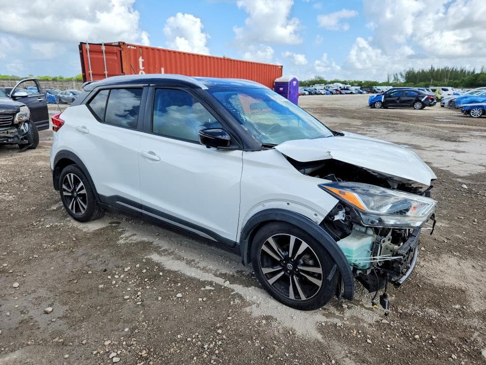 2018 NISSAN KICKS SR 4