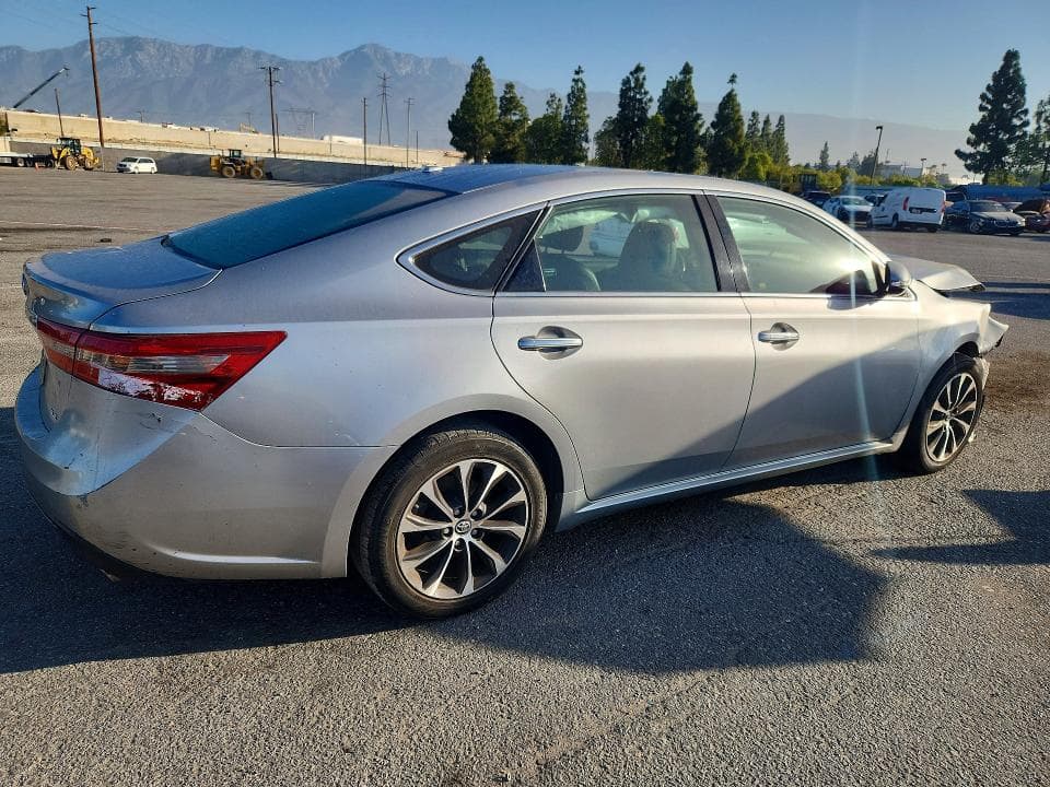 2018 TOYOTA AVALON XLE 3