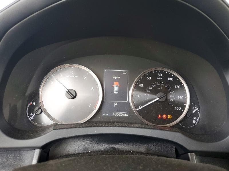 2017 LEXUS IS 300 9