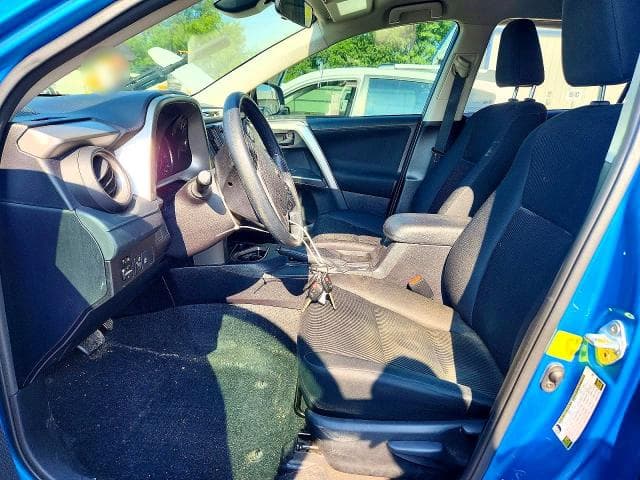2017 TOYOTA RAV4 LE 7