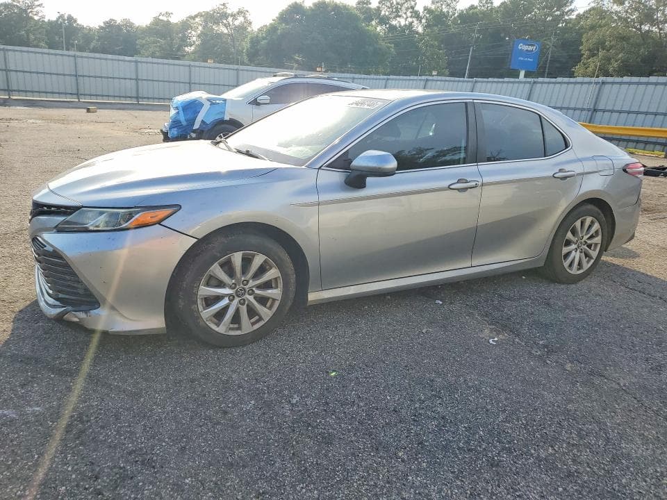 2019 TOYOTA CAMRY LE - 1