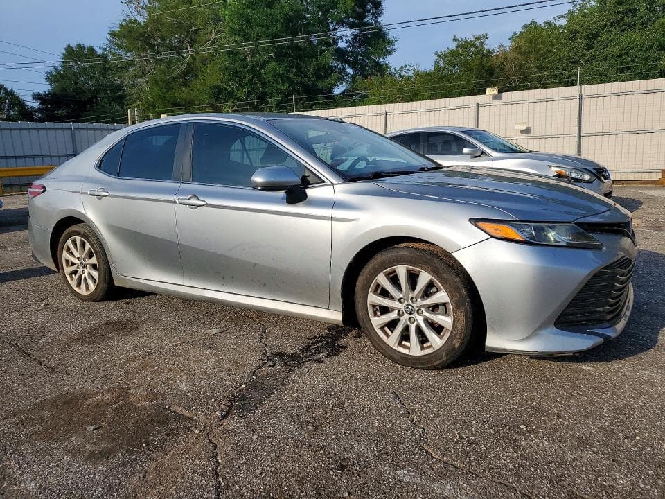 2019 TOYOTA CAMRY LE 4