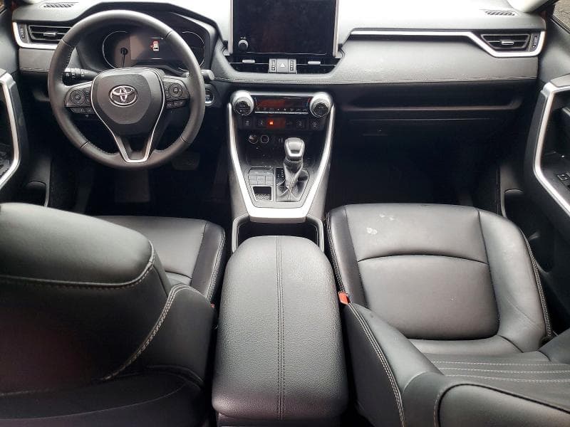 2024 TOYOTA RAV4 XLE PREMIUM 8
