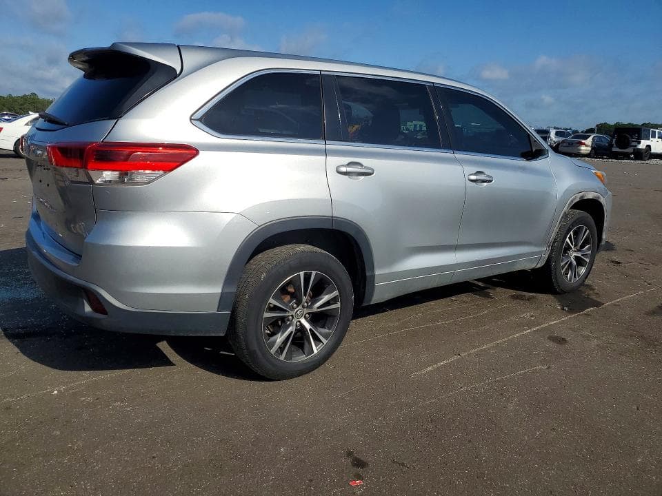 2018 TOYOTA HIGHLANDER LE LE 3