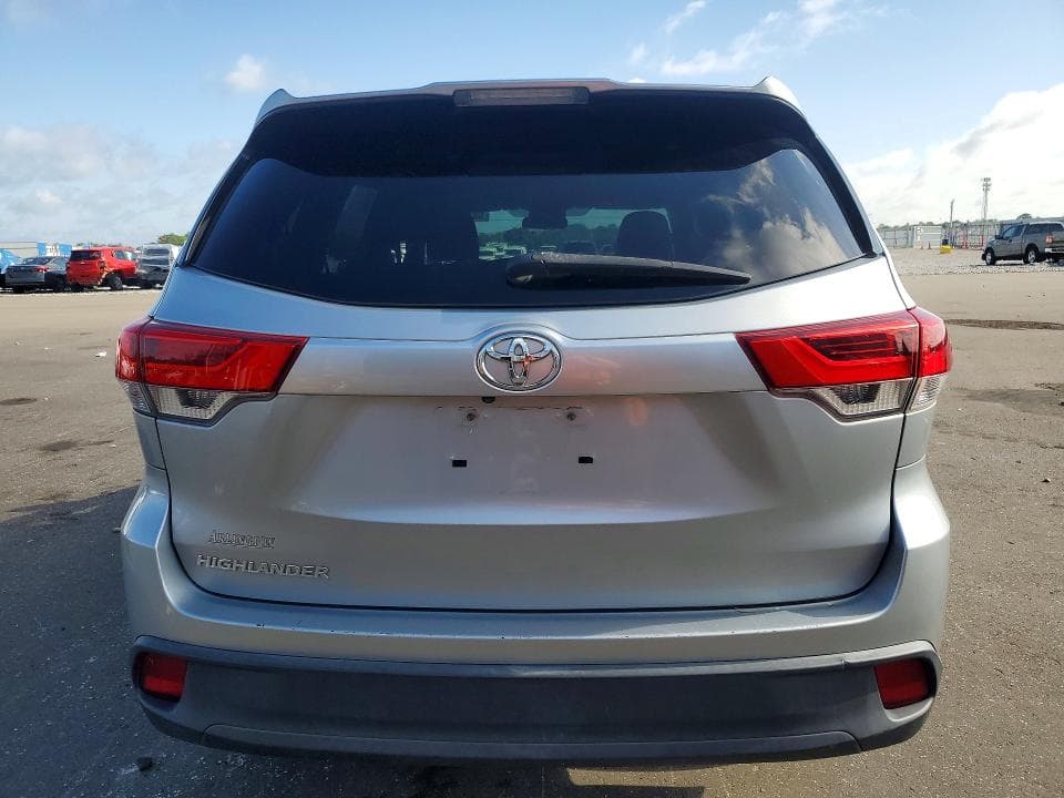 2018 TOYOTA HIGHLANDER LE LE 6