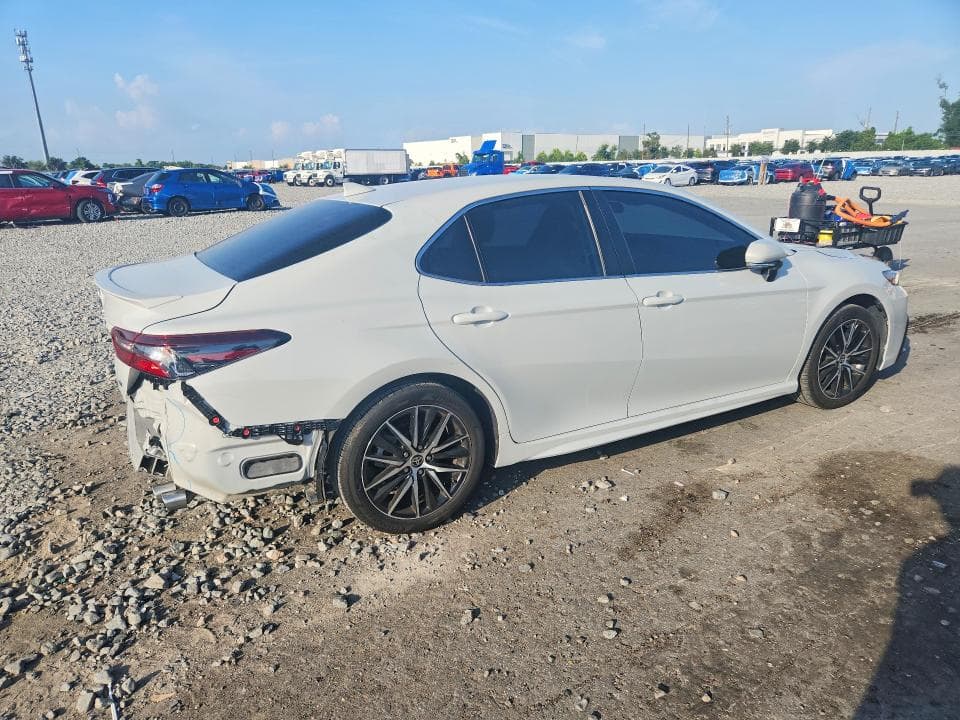 2024 TOYOTA CAMRY SE 3