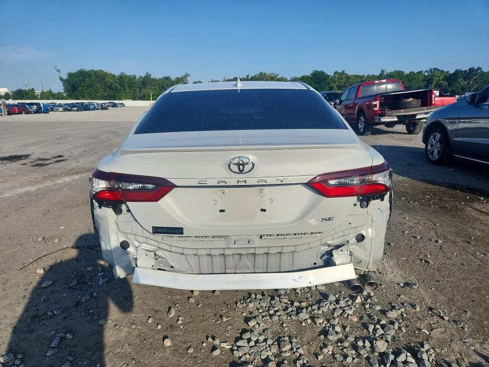 2024 TOYOTA CAMRY SE 6