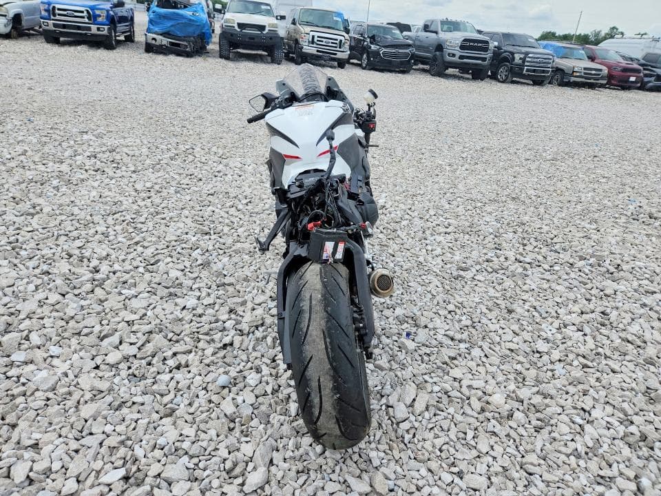 2026 HONDA CBR1000 RR 4