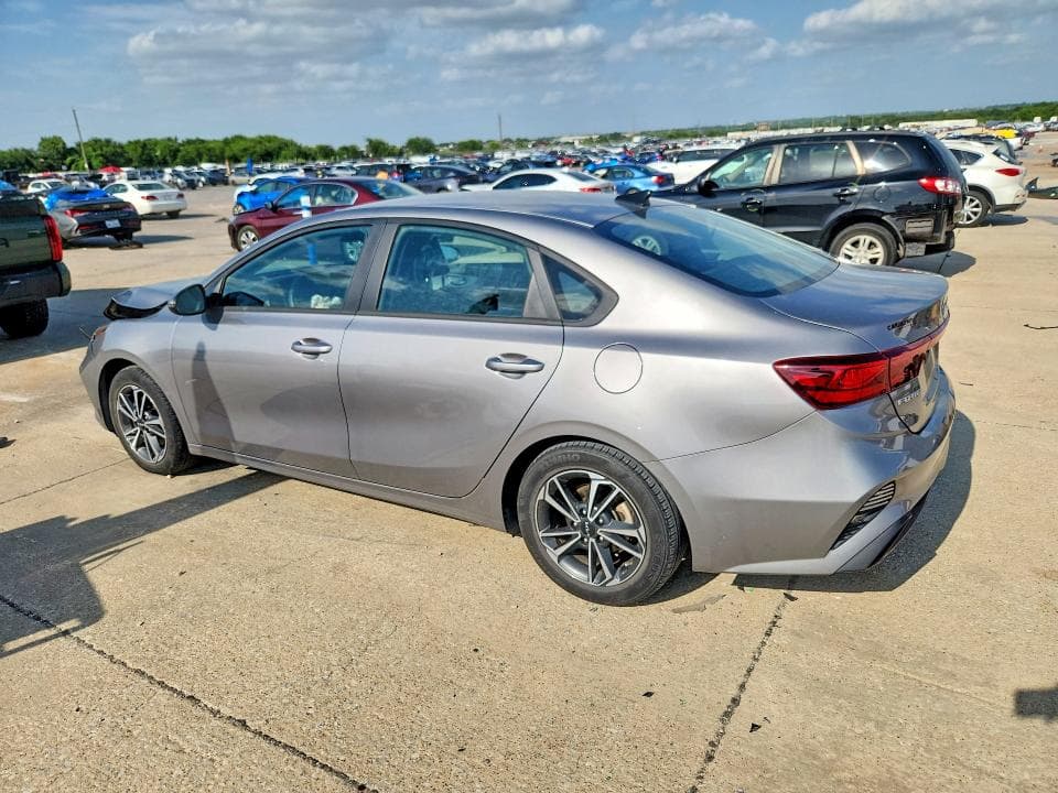 2023 KIA FORTE LXS 2
