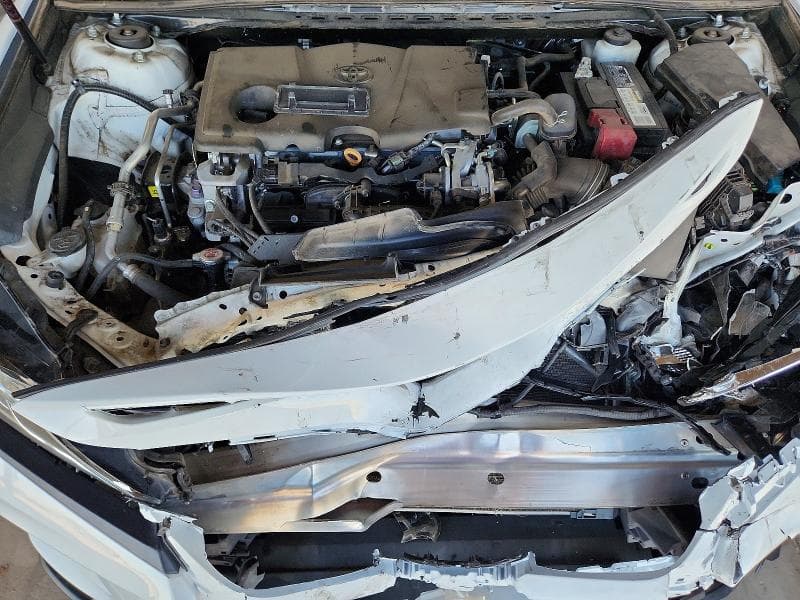 2020 TOYOTA CAMRY SE 11