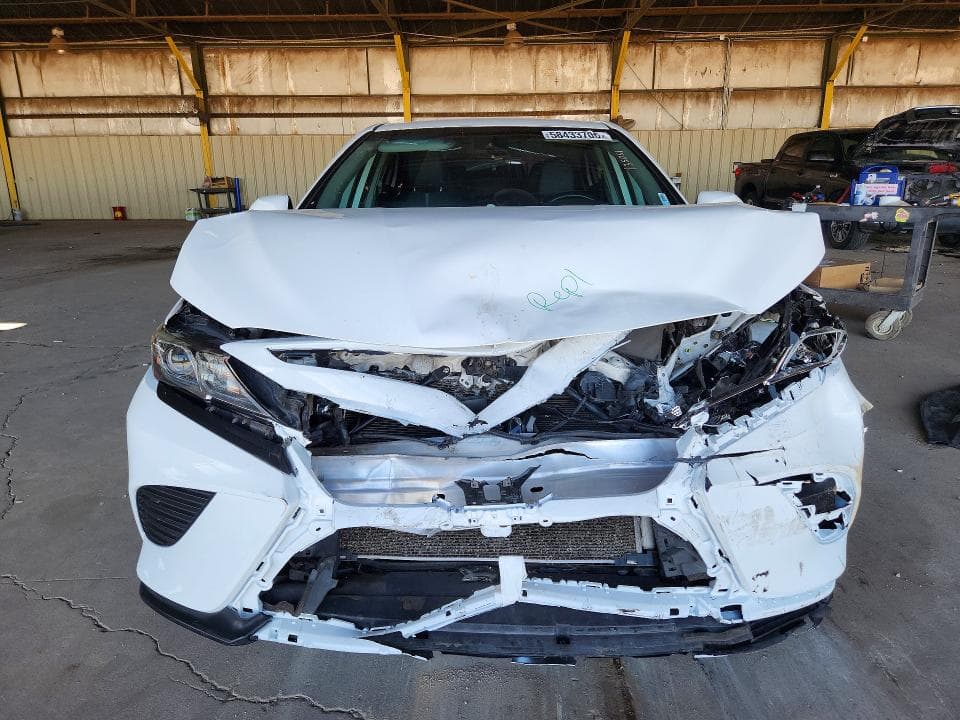 2020 TOYOTA CAMRY SE 5