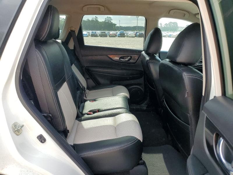 2017 NISSAN ROGUE SV 11