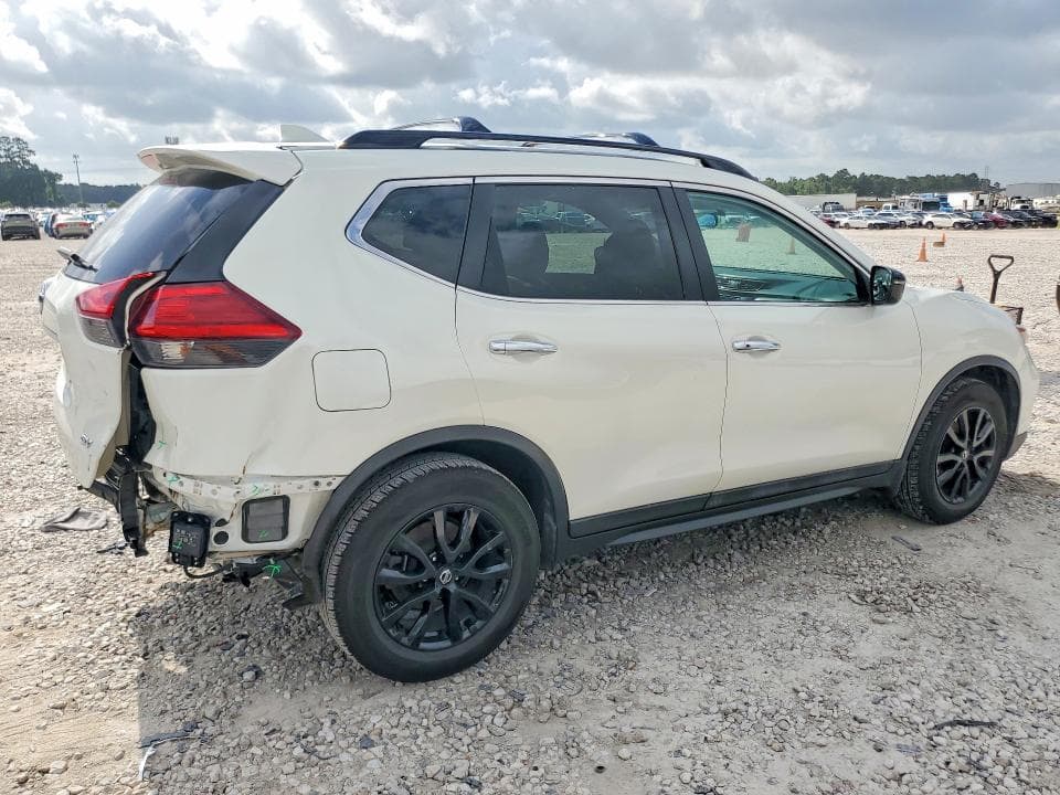 2017 NISSAN ROGUE SV 3