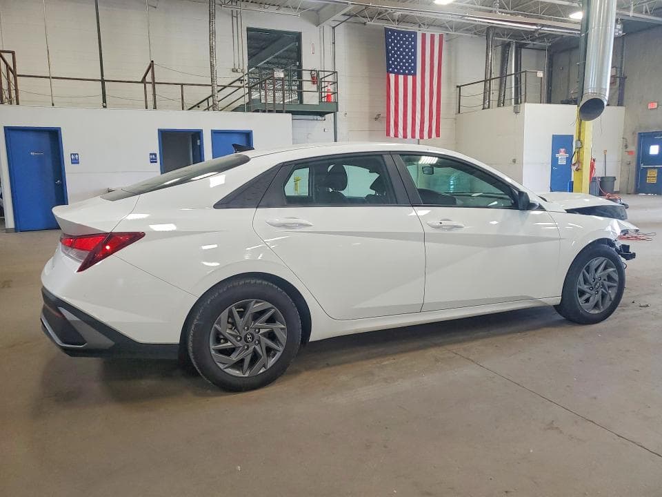 2024 HYUNDAI ELANTRA SEL 3