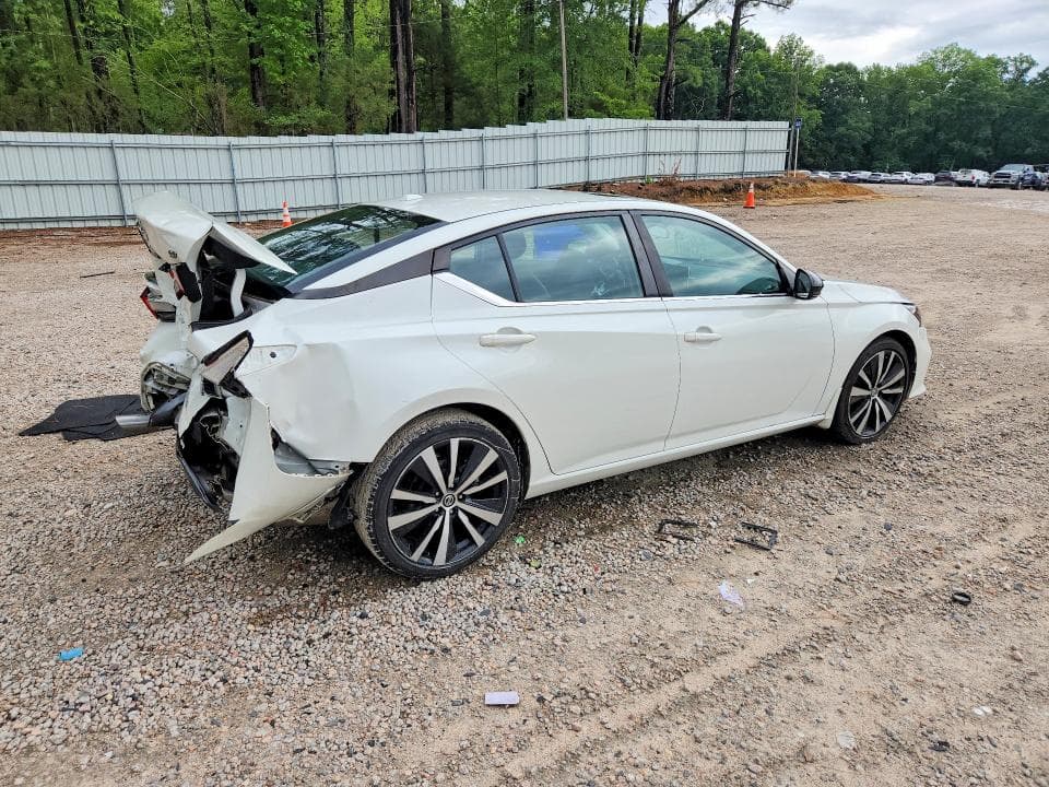 2021 NISSAN ALTIMA SR 3