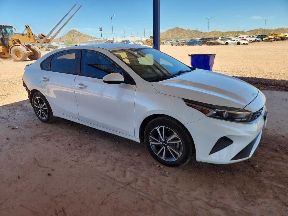 2023 KIA FORTE LXS 4